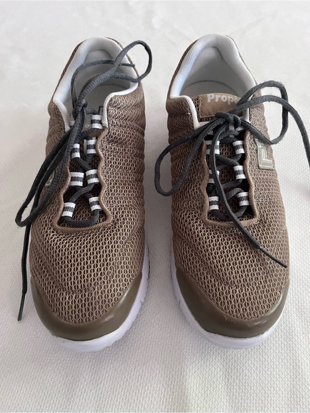 Propet Womens Taupe Travel Walker II Mesh Lace-Up Walking Shoes size 9